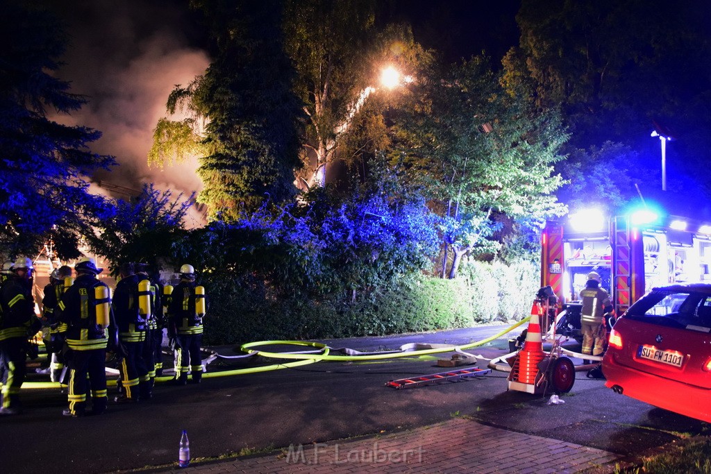 Grossfeuer Einfamilienhaus Siegburg Muehlengrabenstr P0302.JPG - Miklos Laubert